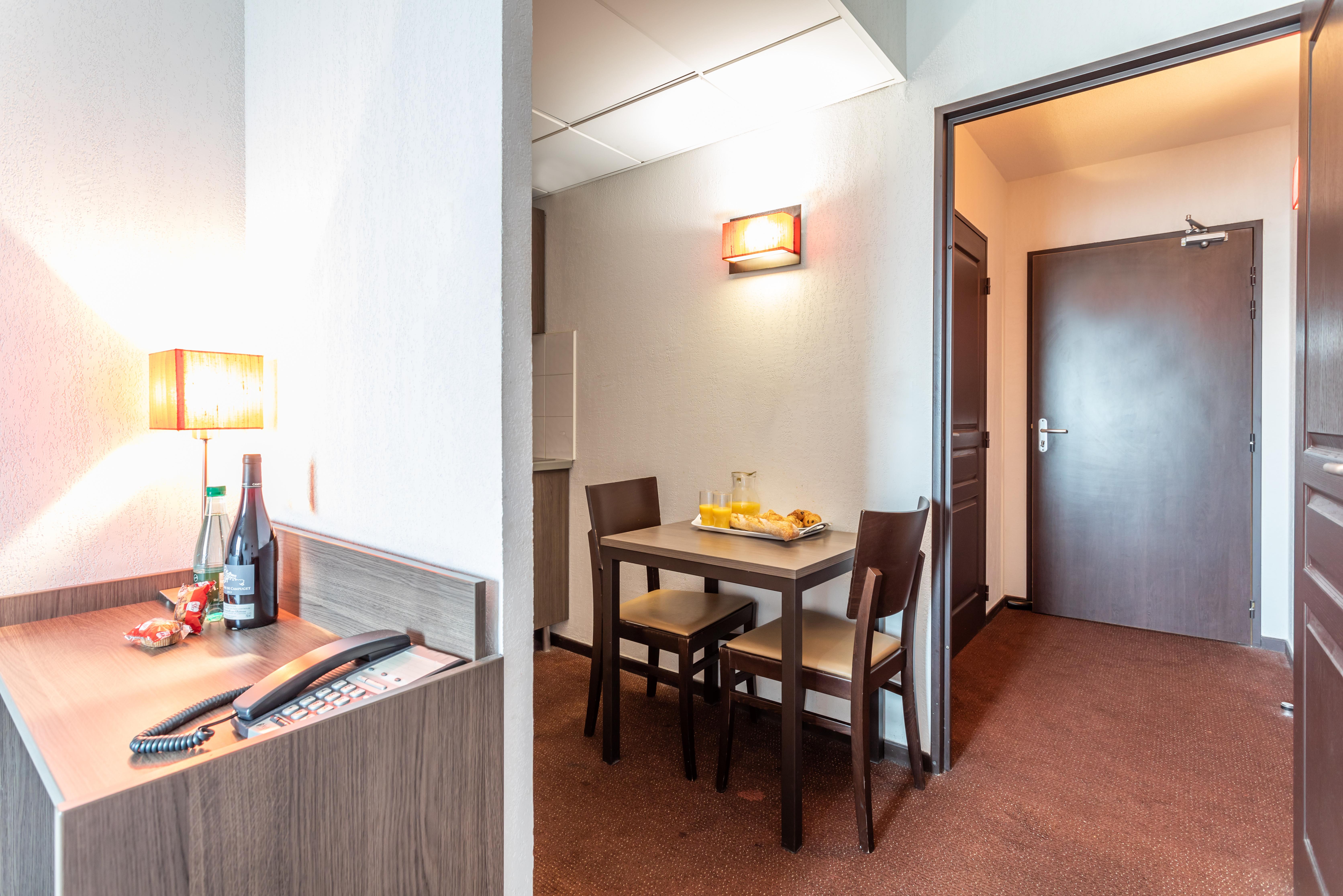 Comfort Aparthotel Nimes Centre エクステリア 写真