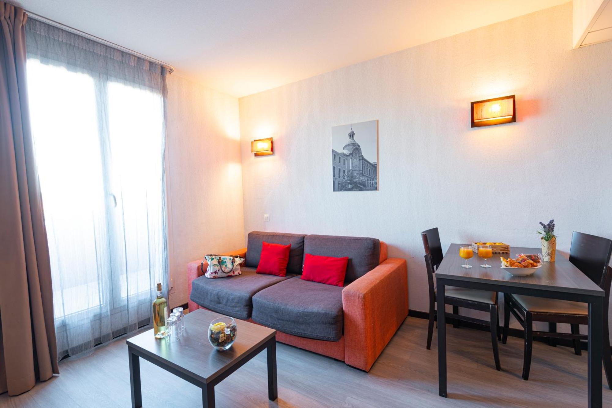 Comfort Aparthotel Nimes Centre エクステリア 写真